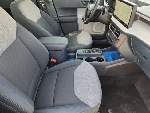 New 2025 Ford Maverick XLT w/ XLT Luxury Package FWD image 10