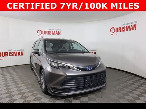 Used 2024 Toyota Sienna LE image 12