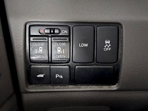 Used 2014 Honda Odyssey Touring Elite image 27