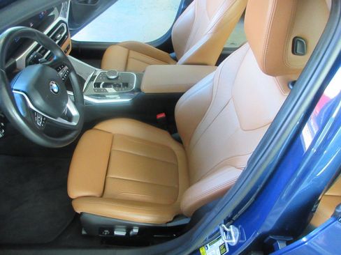 Used 2023 BMW 330i Sedan w/ Driving Assistance Package RWD image 10
