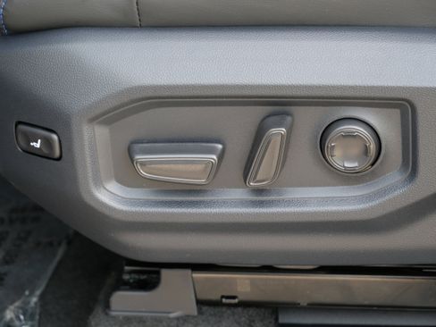 New 2026 Toyota Tundra Platinum AWD/4WD image 7