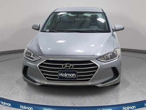 Used 2017 Hyundai Elantra SE image 3