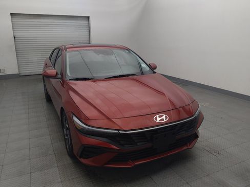 Used 2025 Hyundai Elantra SEL image 14