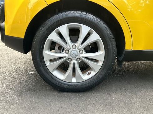 Used 2016 Kia Soul + image 27