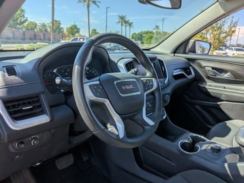 Used 2024 GMC Terrain SLE FWD image 9
