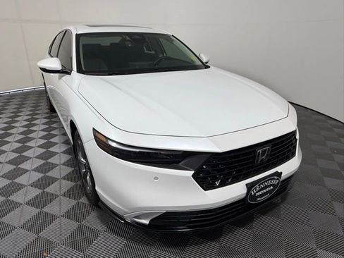 Used 2025 Honda Accord EX-L image 8