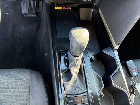 Used 2025 Toyota Camry LE image 39