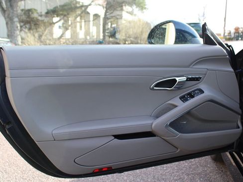 Used 2015 Porsche Cayman image 19