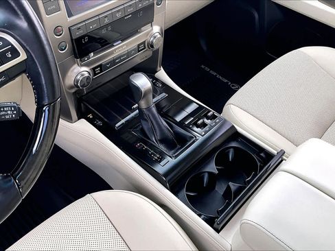 Used 2020 Lexus GX 460 Premium w/ Premium Package AWD/4WD image 17