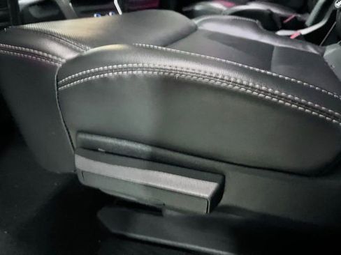 Used 2025 Ford Expedition Platinum AWD/4WD image 13