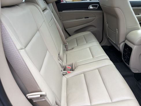 Used 2021 Jeep Grand Cherokee Limited w/ Luxury Group II AWD/4WD image 26