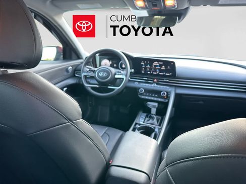 Used 2025 Hyundai Elantra Limited FWD image 18