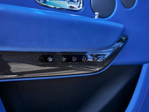 Used 2021 Rolls-Royce Cullinan Black Badge image 40