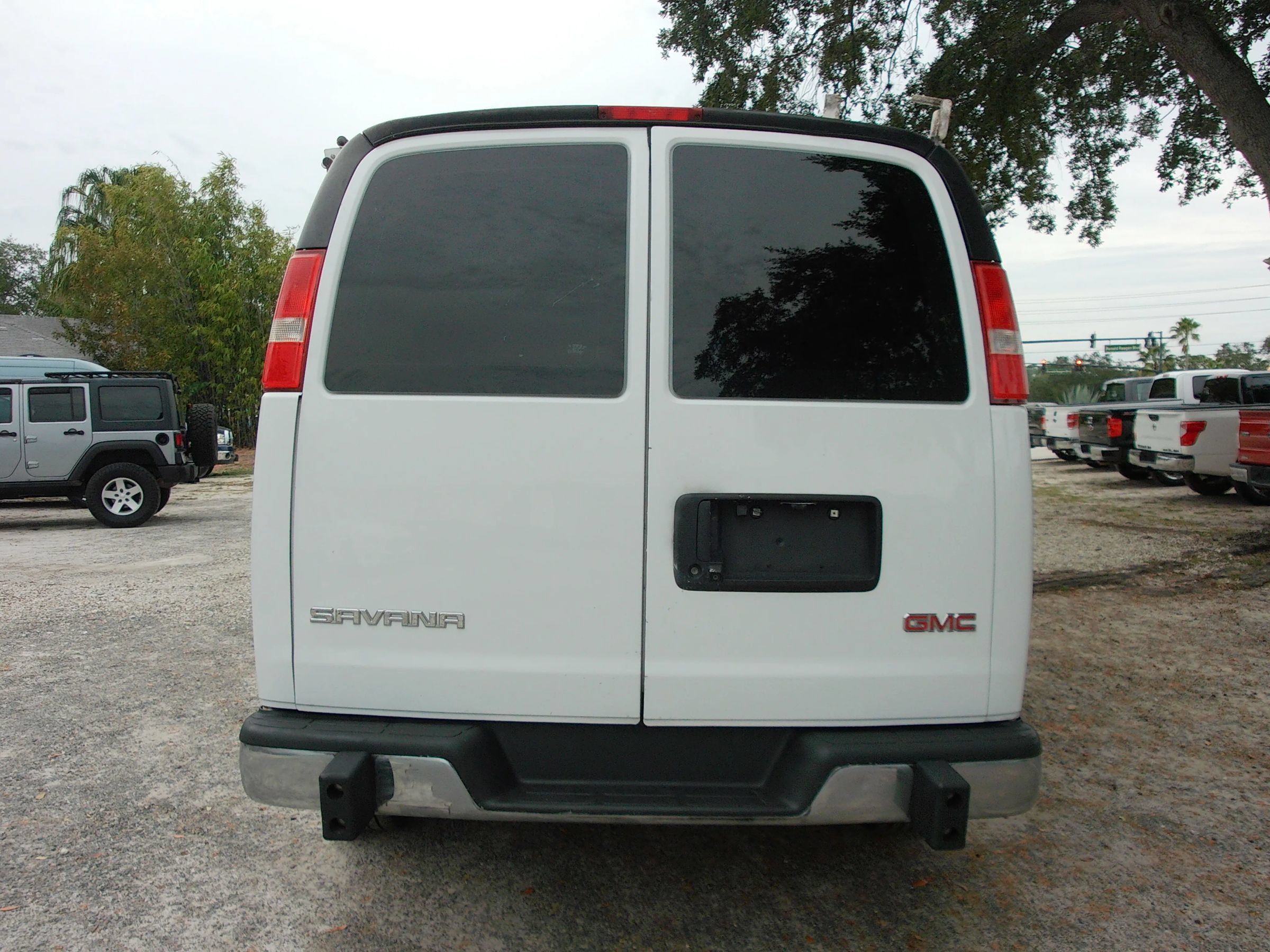 Used 2020 GMC Savana 2500 w/ Driver Convenience Package RWD image 6