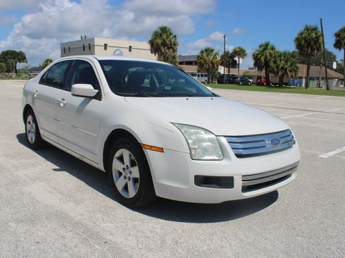 Used 2009 Ford Fusion SE FWD image 16