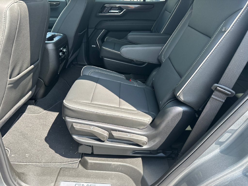 Used 2026 GMC Yukon Elevation RWD image 21