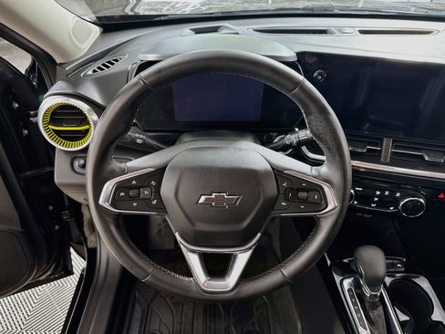 Used 2024 Chevrolet Trax ACTIV FWD image 15