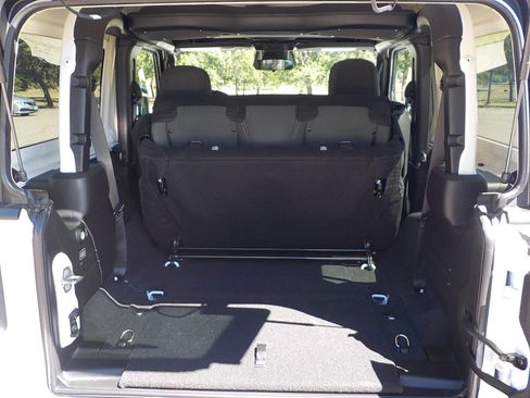 Used 2025 Jeep Wrangler Sport AWD/4WD image 11