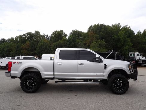 Used 2019 Ford F250 Lariat w/ Lariat Ultimate Package AWD/4WD image 9