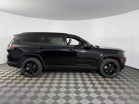 Used 2023 Jeep Grand Cherokee L Laredo AWD/4WD image 7