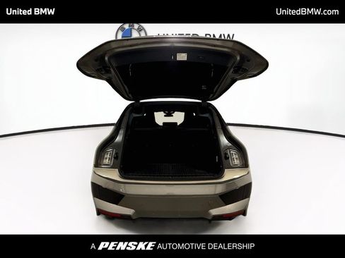Used 2024 BMW iX xDrive50 w/ Premium Package AWD/4WD image 21