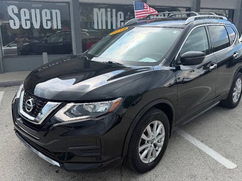 Used 2019 Nissan Rogue SV FWD image 1
