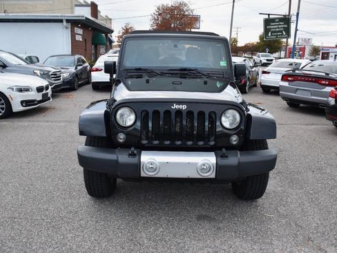 Used 2014 Jeep Wrangler Unlimited Sahara w/ Max Tow Package AWD/4WD image 9