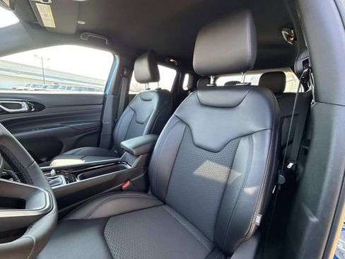 New 2026 Jeep Compass Latitude image 6