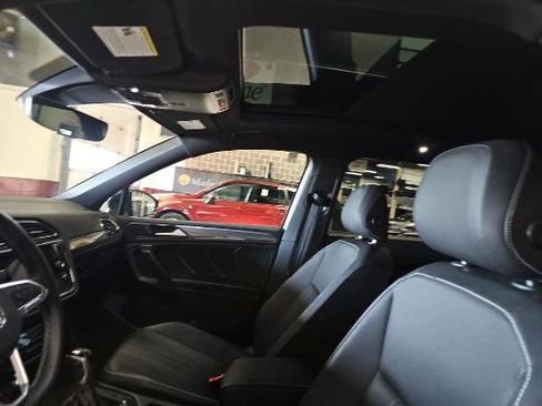 Used 2023 Volkswagen Tiguan SE R-Line image 9