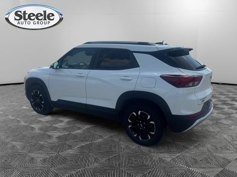 Used 2023 Chevrolet TrailBlazer LT FWD image 3