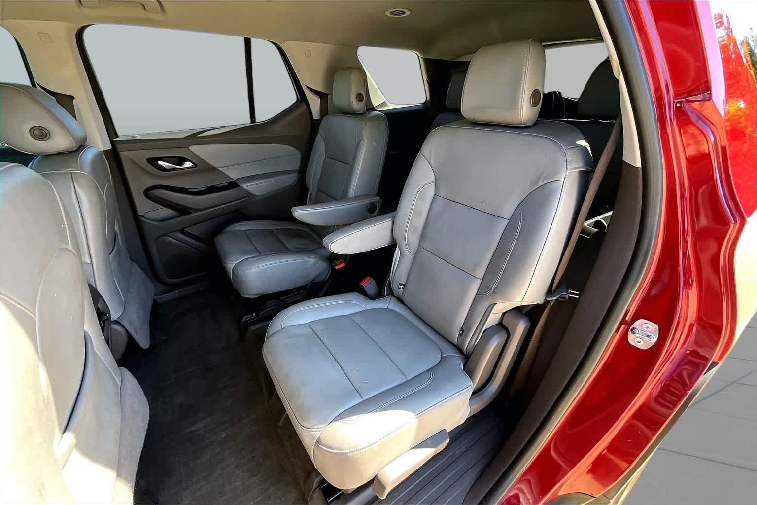 Used 2018 Chevrolet Traverse LT w/ LPO, Floor Liner Package FWD image 19