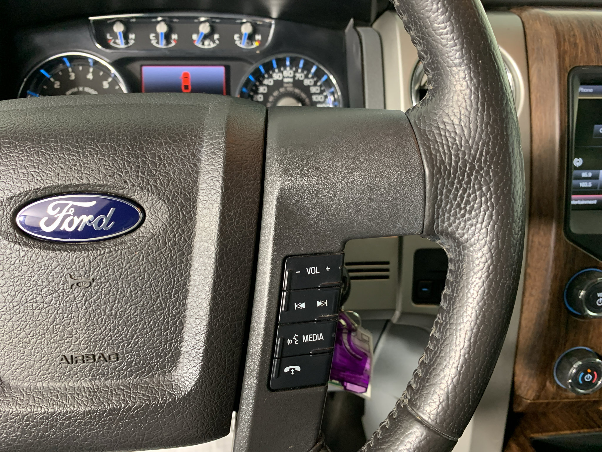 Used 2014 Ford F150 Lariat w/ Equipment Group 502A Luxury AWD/4WD image 17