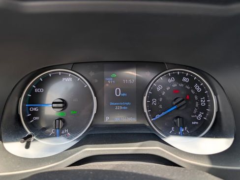 Used 2021 Toyota RAV4 XLE Premium AWD/4WD image 20