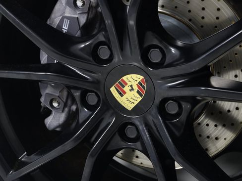 Used 2019 Porsche 911 Carrera T w/ Carrera T Interior Package image 19