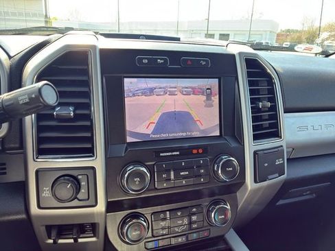 Used 2021 Ford F250 Lariat w/ Lariat Value Package AWD/4WD image 14