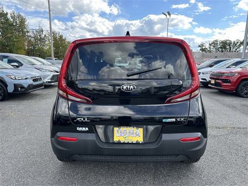 Used 2020 Kia Soul EX image 6
