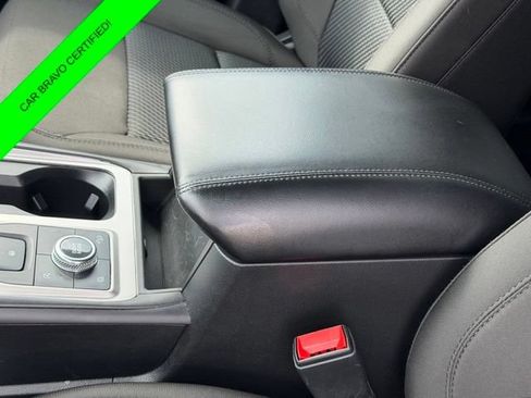 Used 2023 Ford Explorer XLT AWD/4WD image 33