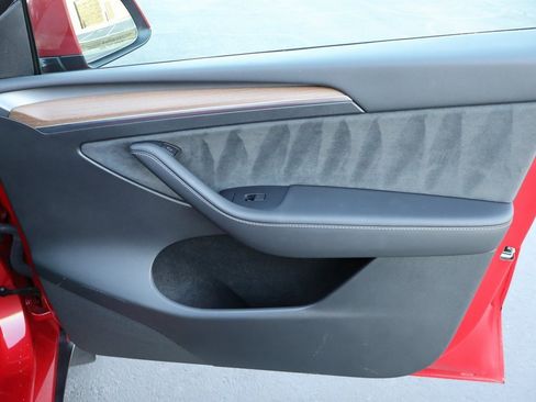 Used 2023 Tesla Model Y Long Range image 24