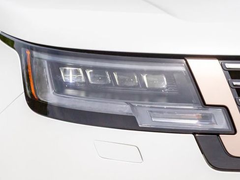 Used 2024 Land Rover Range Rover SV AWD/4WD image 22