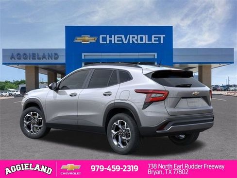 New 2026 Chevrolet Trax LT image 3