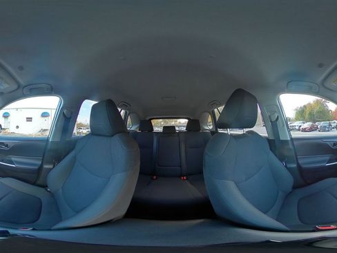 Used 2025 Toyota RAV4 LE image 40