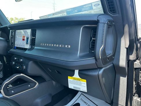 New 2025 Ford Bronco Badlands image 38