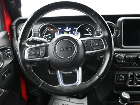 Used 2022 Jeep Wrangler Unlimited Sahara w/ Cold Weather Group AWD/4WD image 15