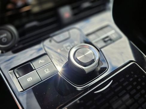 Certified 2024 Subaru Solterra Premium image 24