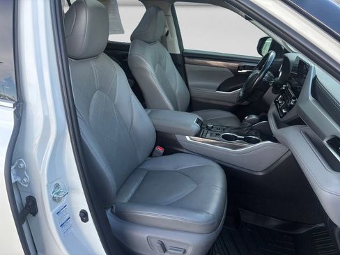 Used 2021 Toyota Highlander Platinum AWD/4WD image 15