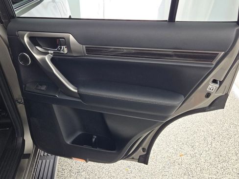 Used 2023 Lexus GX 460 Premium image 10