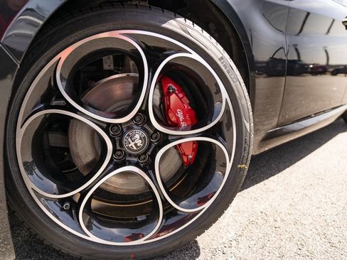 New 2025 Alfa Romeo Giulia w/ Veloce Package Rwd image 3