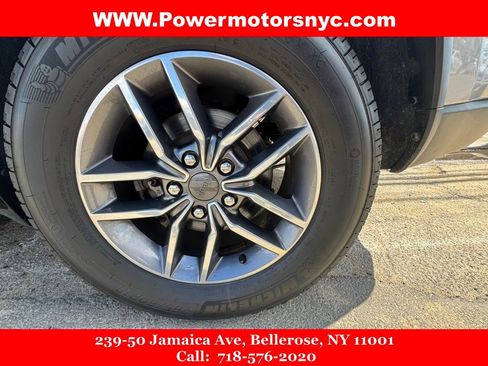 Used 2020 Jeep Grand Cherokee Limited AWD/4WD image 17