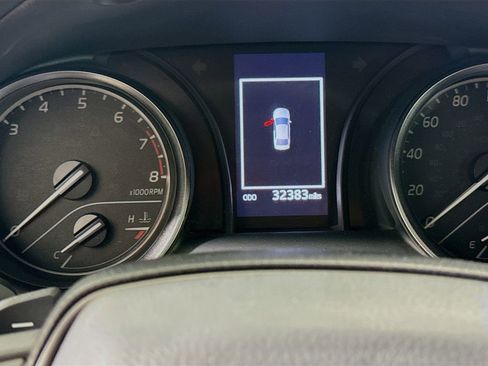 Used 2023 Toyota Camry SE w/ Convenience Package FWD image 12