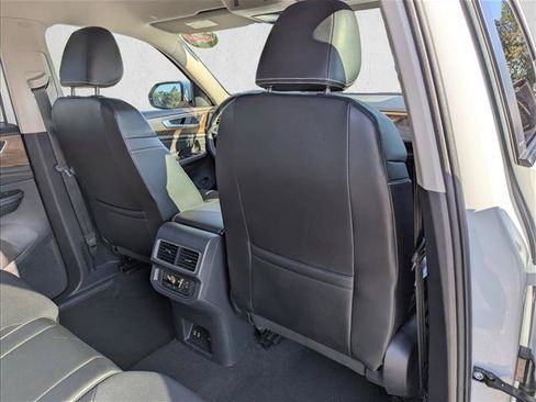 Used 2024 Volkswagen Atlas SE FWD image 28